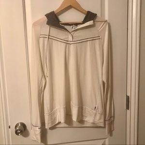 *free* with bundle The North face hoodie